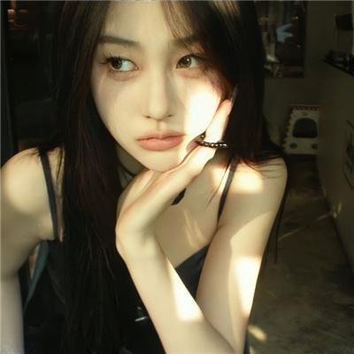 拿针的女孩